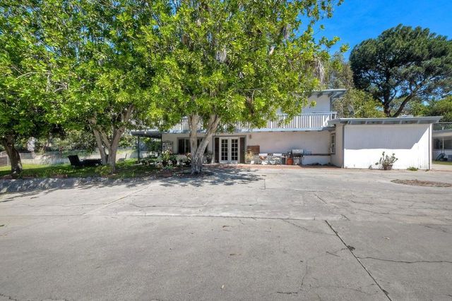 820 Birch Avenue, Escondido, CA 92027