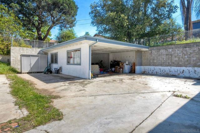 820 Birch Avenue, Escondido, CA 92027