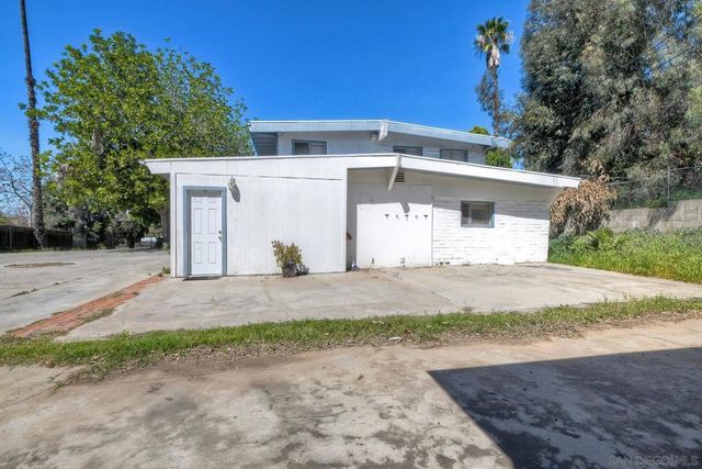 820 Birch Avenue, Escondido, CA 92027