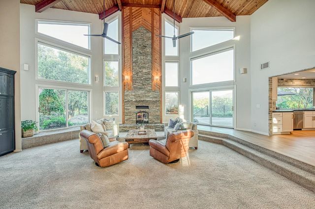 16115 Deer Path Lane, Clovis, CA 93619