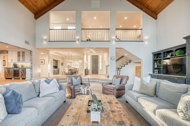 16115 Deer Path Lane, Clovis, CA 93619