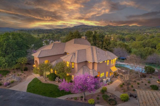 16115 Deer Path Lane, Clovis, CA 93619