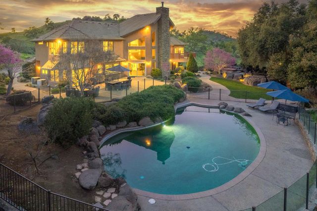 16115 Deer Path Lane, Clovis, CA 93619