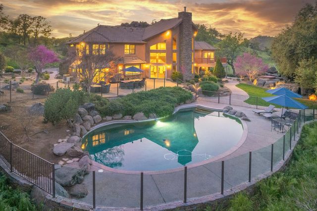 16115 Deer Path Lane, Clovis, CA 93619