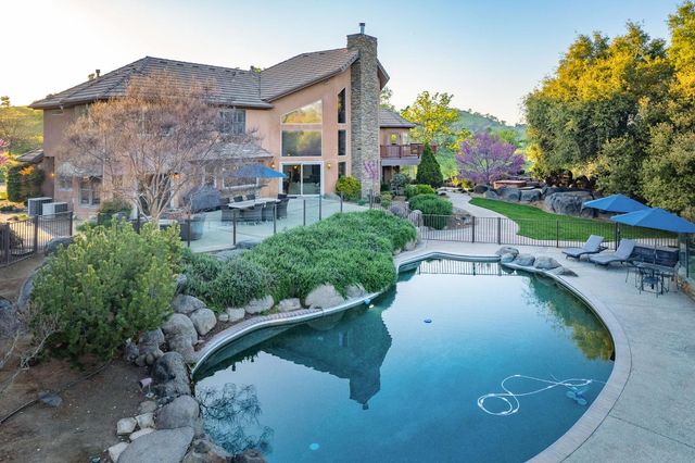 16115 Deer Path Lane, Clovis, CA 93619