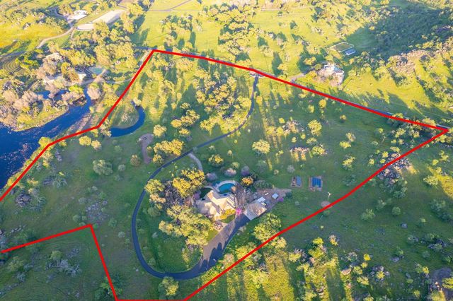 16115 Deer Path Lane, Clovis, CA 93619