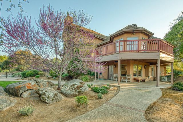 16115 Deer Path Lane, Clovis, CA 93619