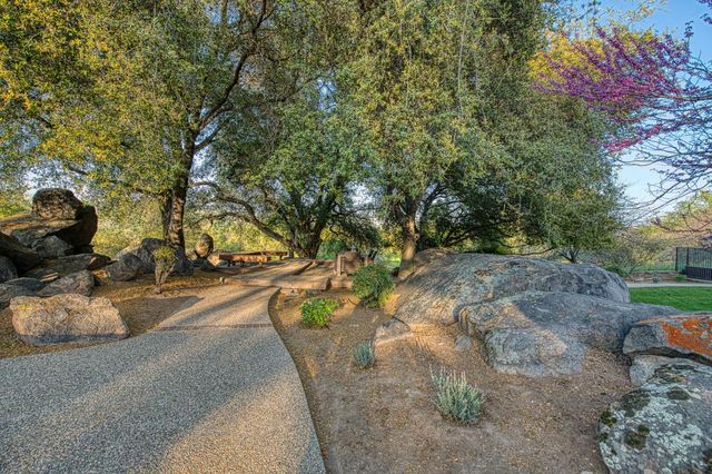 16115 Deer Path Lane, Clovis, CA 93619