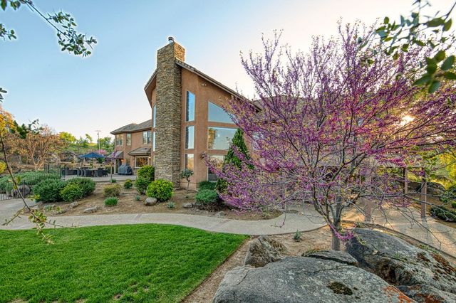 16115 Deer Path Lane, Clovis, CA 93619