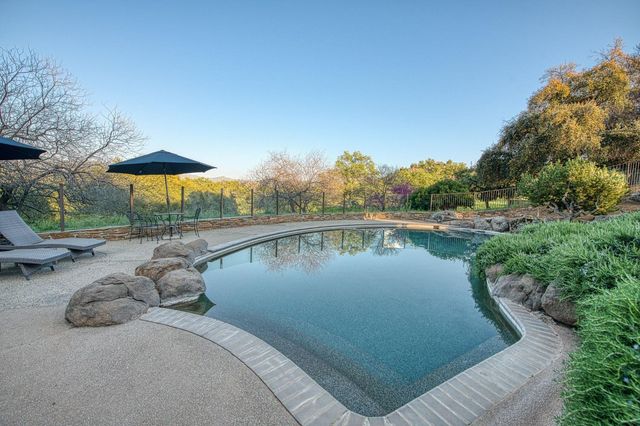 16115 Deer Path Lane, Clovis, CA 93619