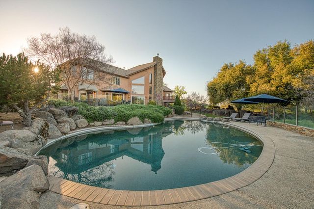 16115 Deer Path Lane, Clovis, CA 93619