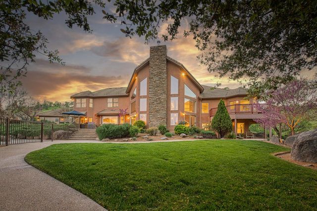 16115 Deer Path Lane, Clovis, CA 93619