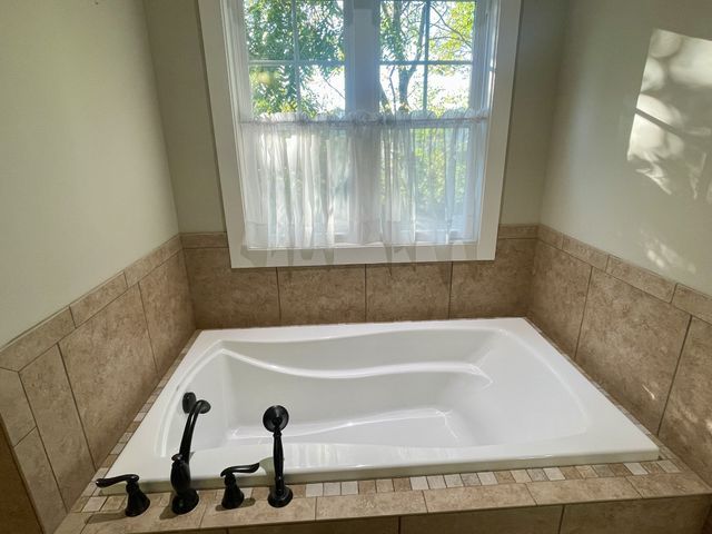 104 Peacock St, Bell Buckle, TN 37020