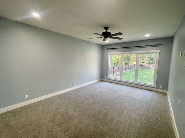 104 Peacock St, Bell Buckle, TN 37020