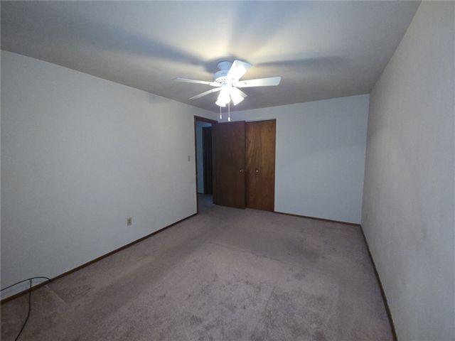 103 Castle Dr, West Mifflin, PA 15122