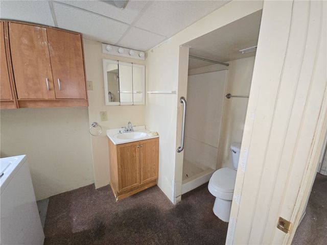 103 Castle Dr, West Mifflin, PA 15122