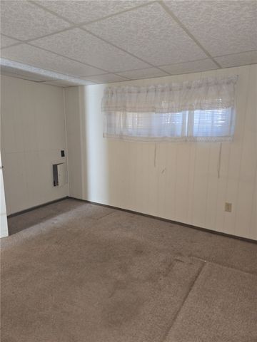 103 Castle Dr, West Mifflin, PA 15122