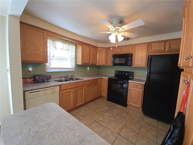 103 Castle Dr, West Mifflin, PA 15122