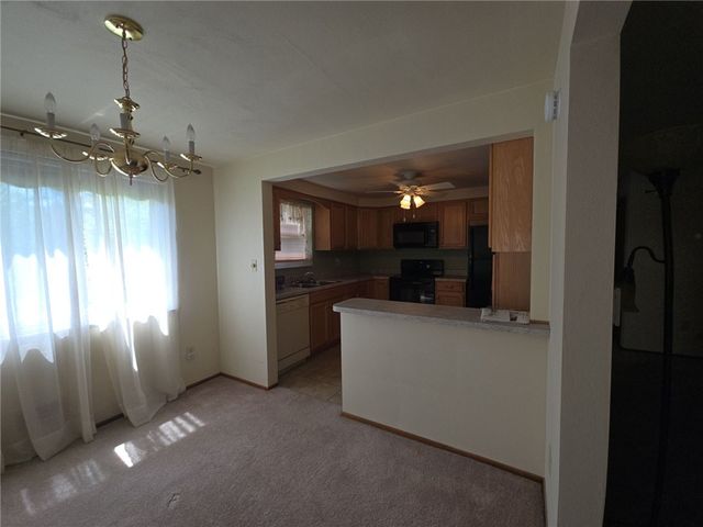 103 Castle Dr, West Mifflin, PA 15122