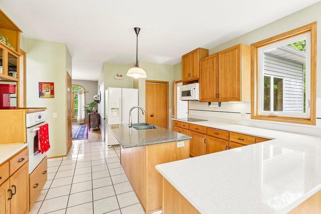 3115 Hawks Haven Trail, Deforest, WI 53532