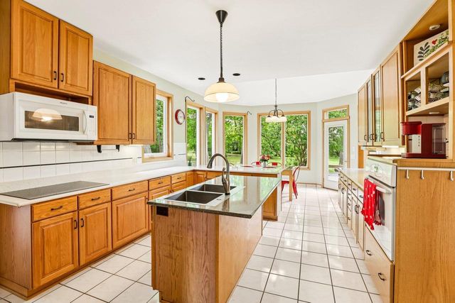 3115 Hawks Haven Trail, Deforest, WI 53532
