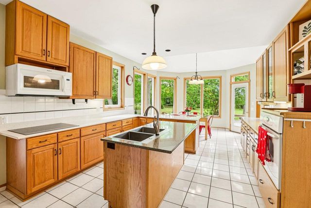 3115 Hawks Haven Trail, Deforest, WI 53532