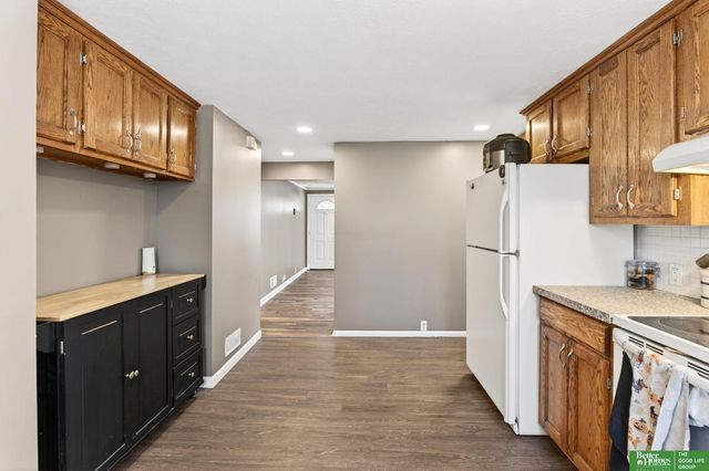 6923 N 60th Street, Omaha, NE 68152