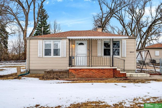 6923 N 60th Street, Omaha, NE 68152