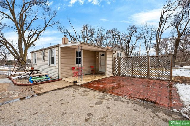 6923 N 60th Street, Omaha, NE 68152