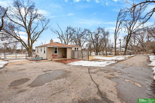 6923 N 60th Street, Omaha, NE 68152