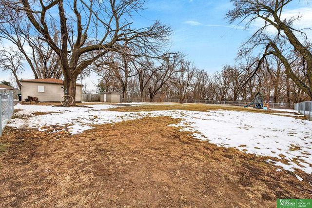 6923 N 60th Street, Omaha, NE 68152