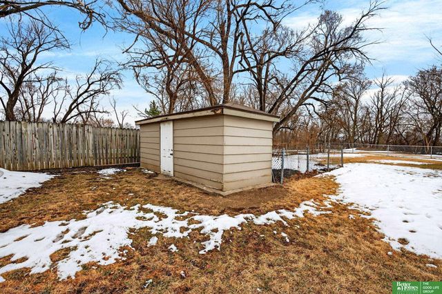 6923 N 60th Street, Omaha, NE 68152