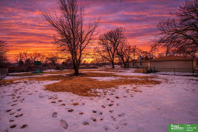 6923 N 60th Street, Omaha, NE 68152