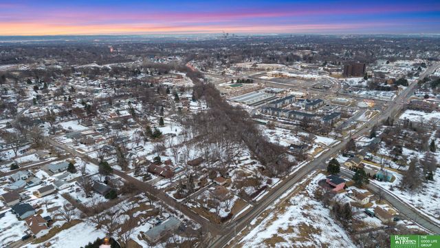 6923 N 60th Street, Omaha, NE 68152