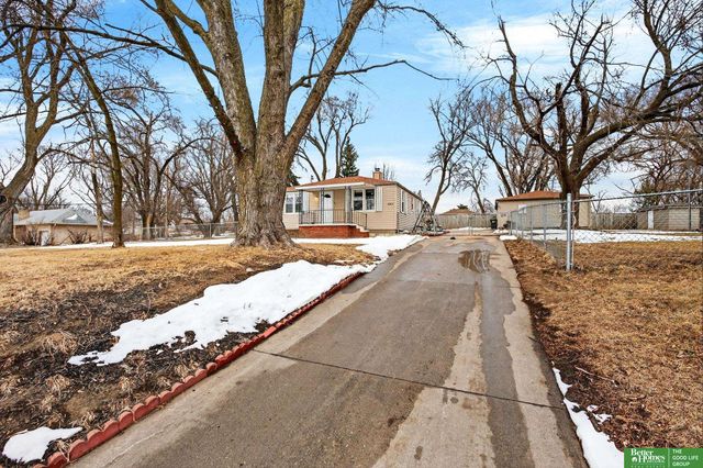 6923 N 60th Street, Omaha, NE 68152