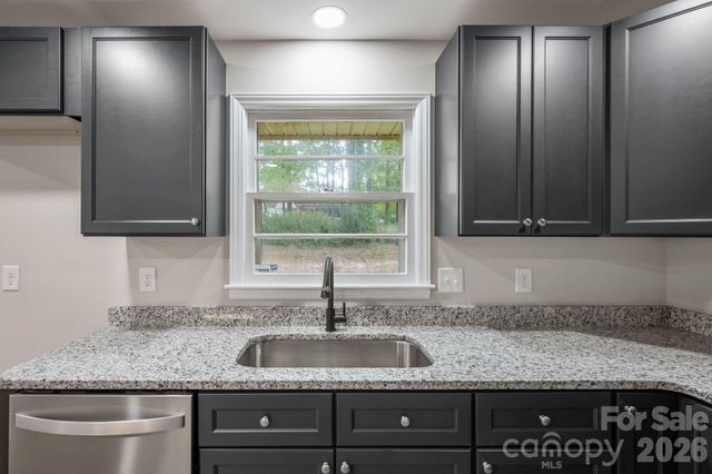 901 S 10th Street, Bessemer City, NC 28016