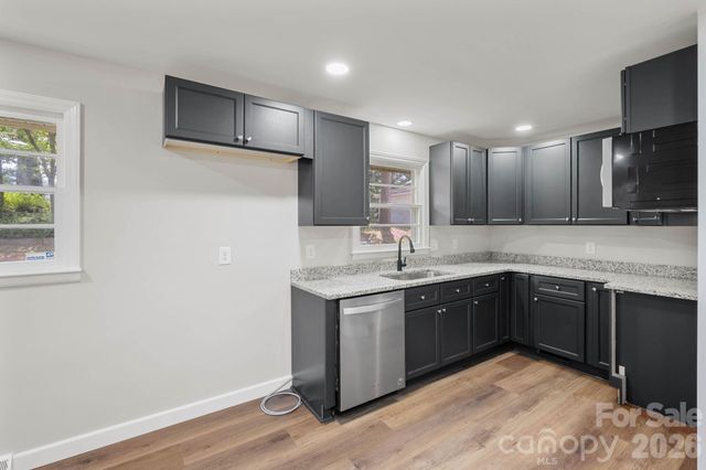 901 S 10th Street, Bessemer City, NC 28016