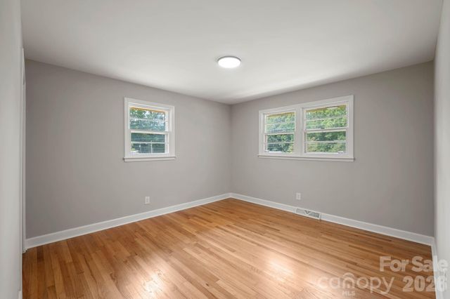 901 S 10th Street, Bessemer City, NC 28016