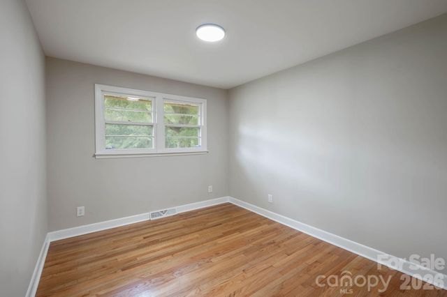 901 S 10th Street, Bessemer City, NC 28016