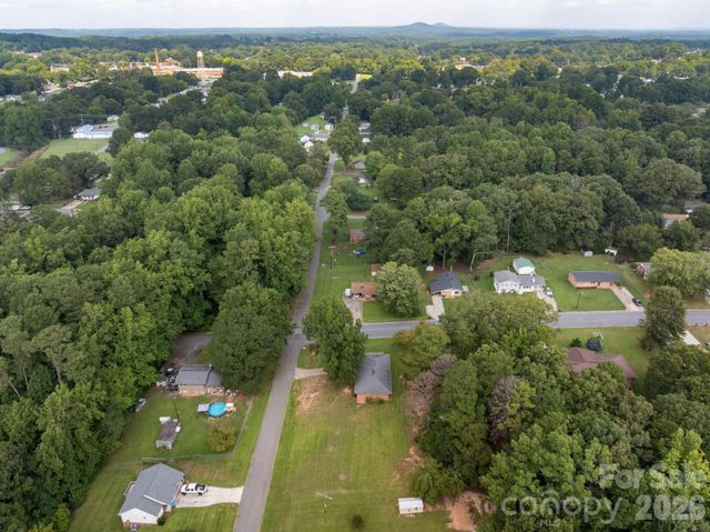 901 S 10th Street, Bessemer City, NC 28016