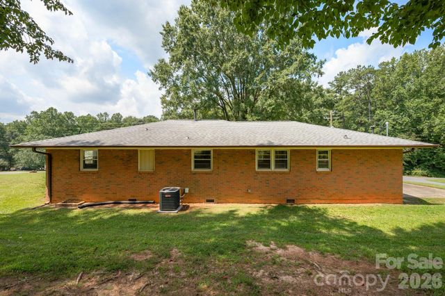 901 S 10th Street, Bessemer City, NC 28016