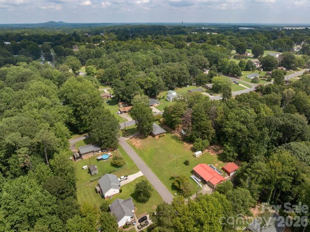 901 S 10th Street, Bessemer City, NC 28016