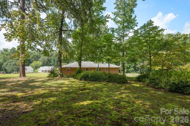 901 S 10th Street, Bessemer City, NC 28016