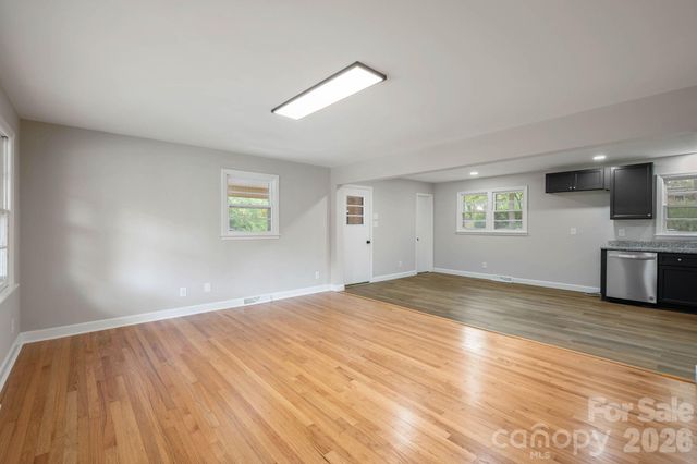 901 S 10th Street, Bessemer City, NC 28016