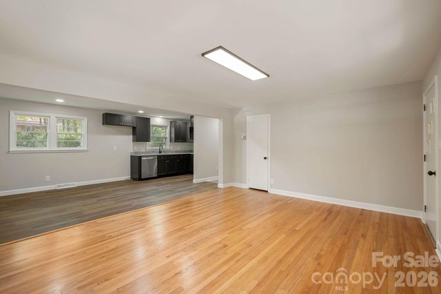 901 S 10th Street, Bessemer City, NC 28016