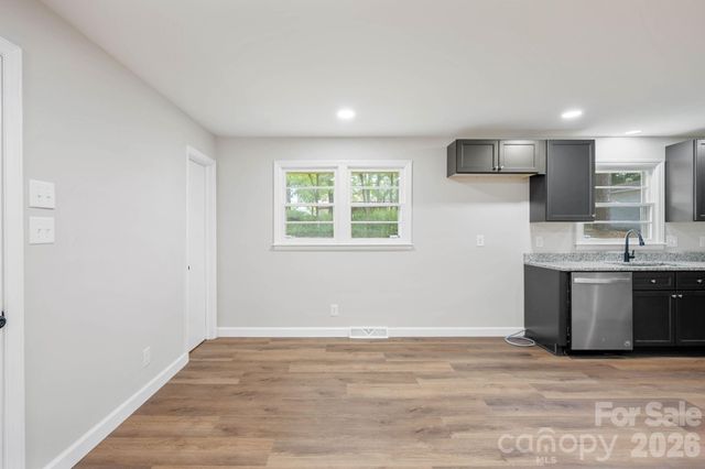 901 S 10th Street, Bessemer City, NC 28016
