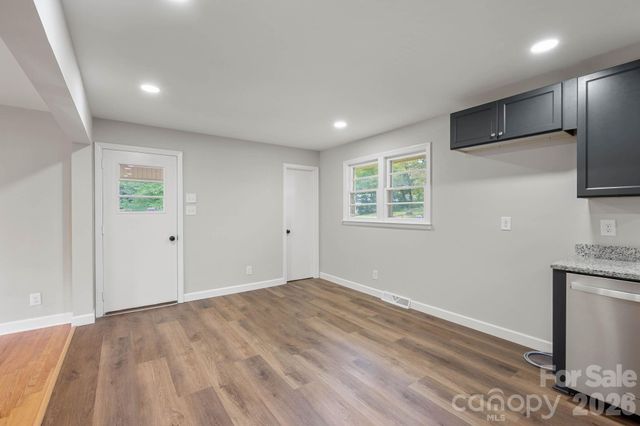 901 S 10th Street, Bessemer City, NC 28016