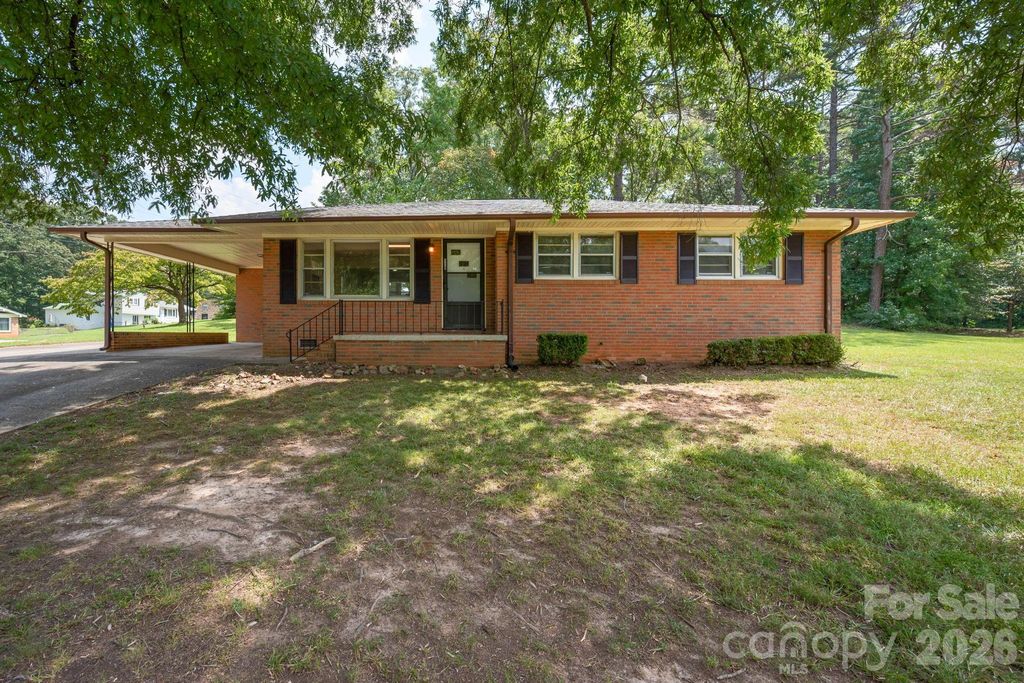 901 S 10th Street, Bessemer City, NC 28016