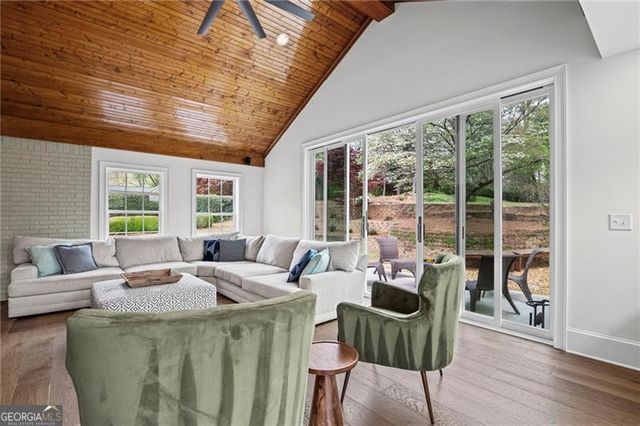 1275 Oakhaven Drive, Roswell, GA 30075