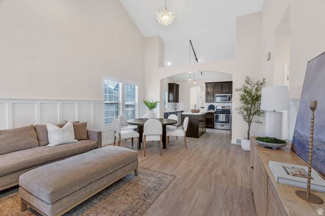 10227 S OQUIRRH LAKE RD, South Jordan, UT 84095